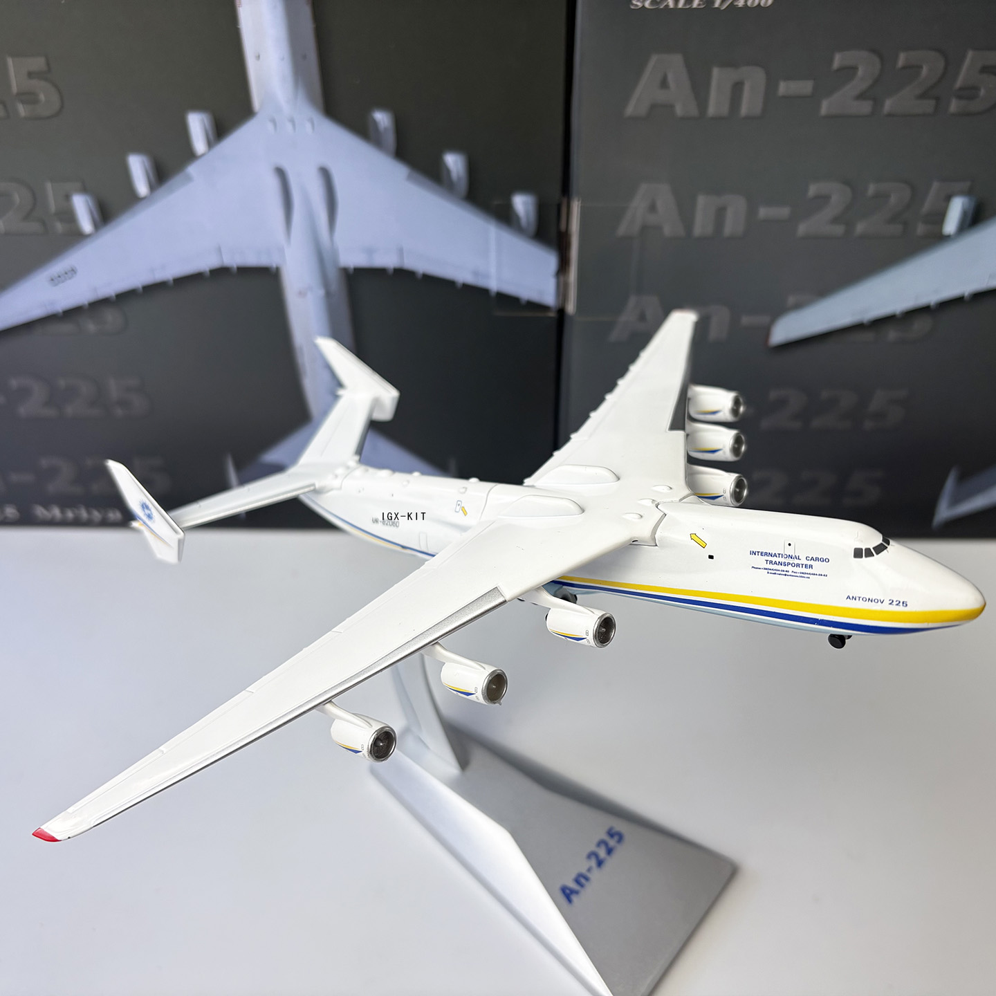 Model Kit Ukraine - 1/400 Scale AN225 Heavy Transport Aircraft