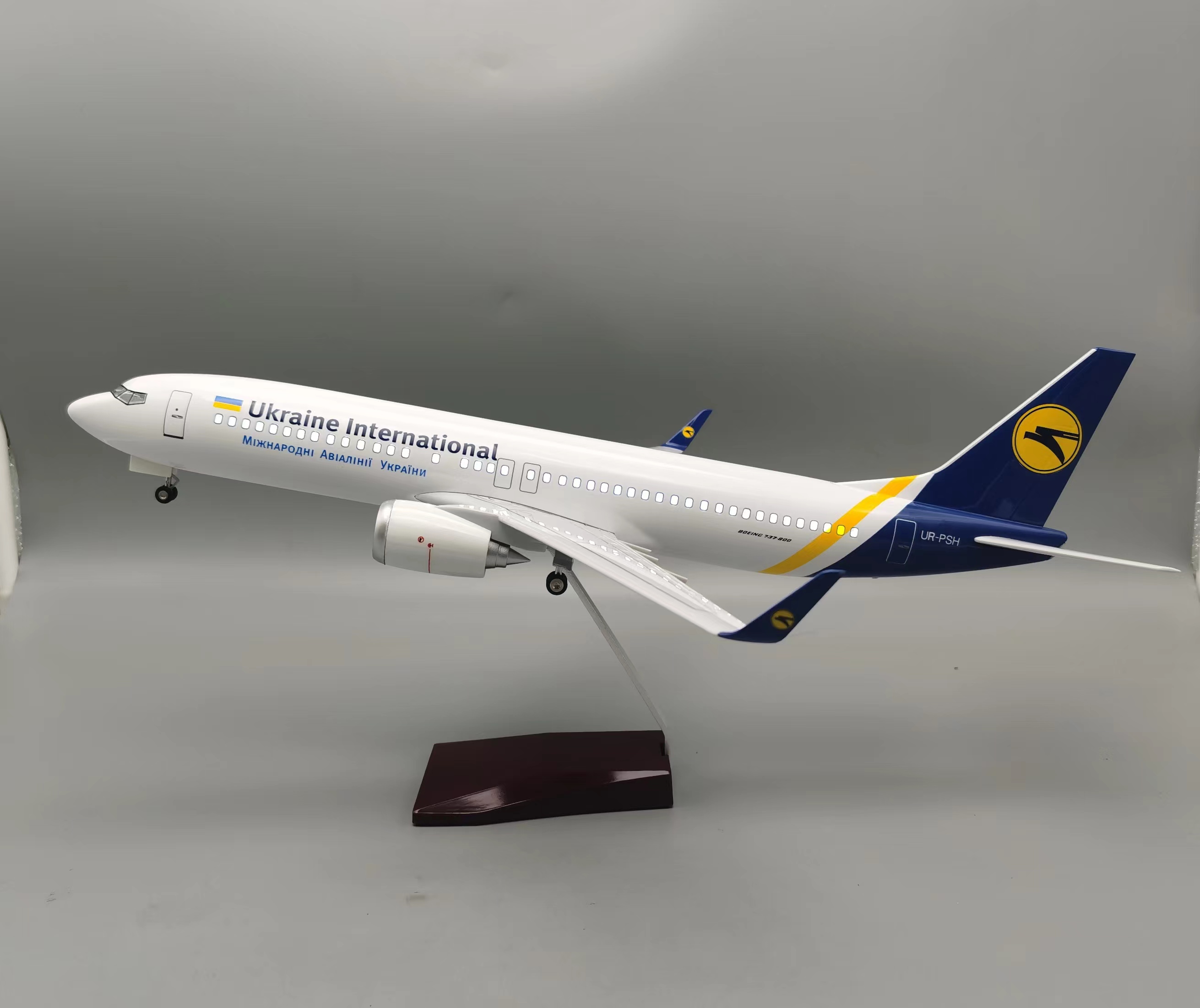 1/85 Large Scale Ukraine B737  - Model Kit Ukraine recension och pris